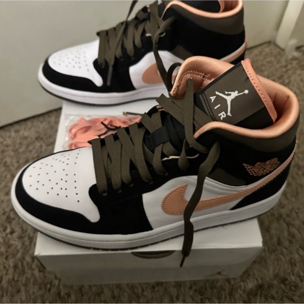 Air Jordan High top mochas